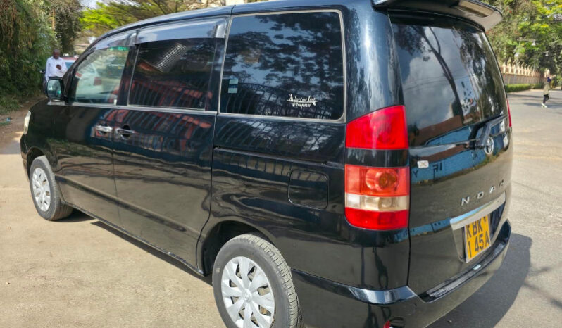 
Toyota Noah full									