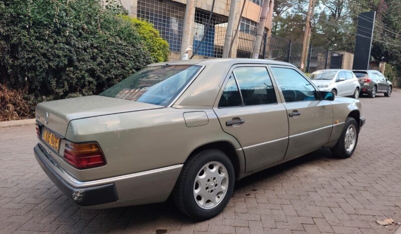 
Used 1993  Mercedes 124 full									