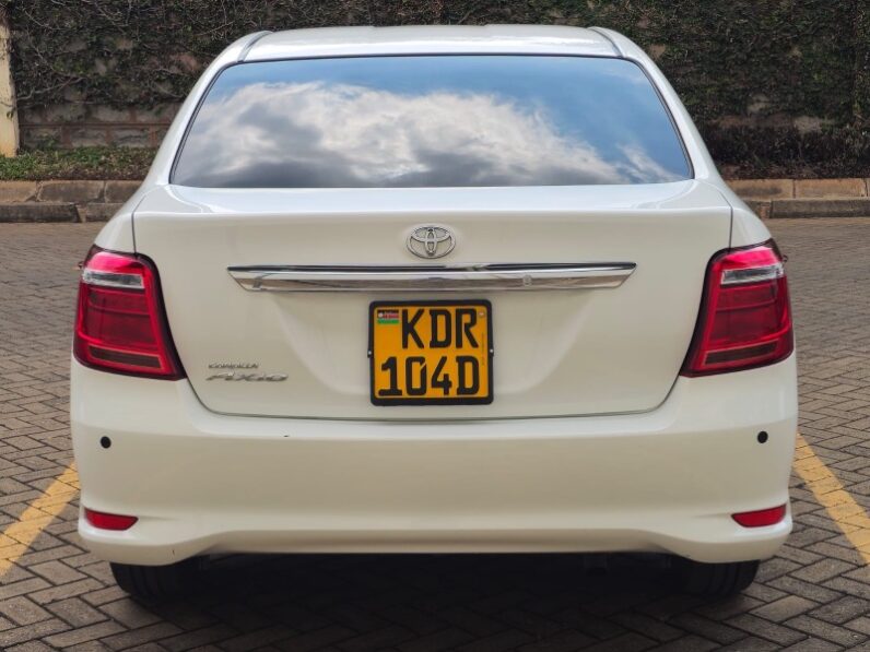 
Used 2017  Toyota Axio full									