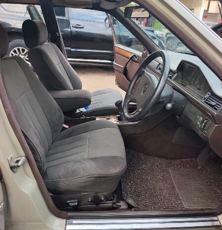 
Used 1993  Mercedes 124 full									