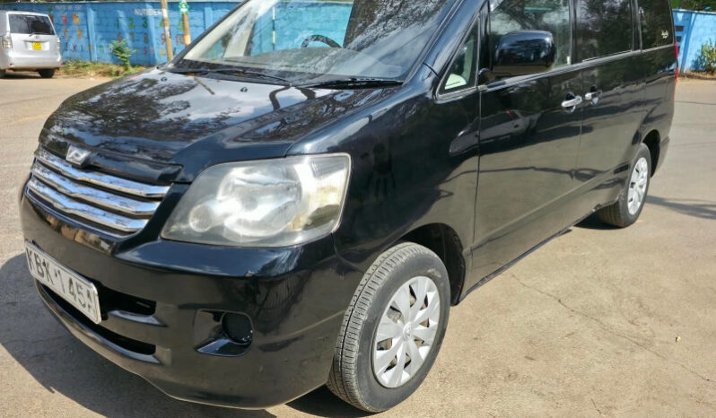 
Toyota Noah full									
