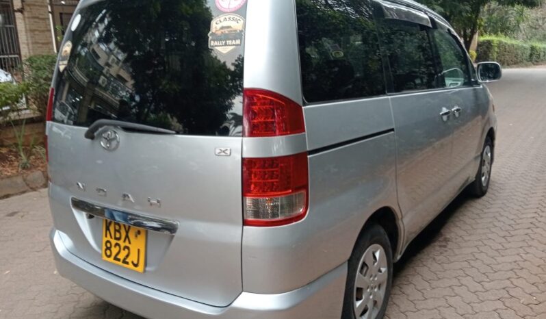 
Used 2006  Toyota Noah full									