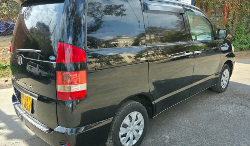
Toyota Noah full									