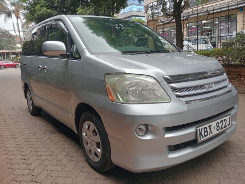 
Used 2006  Toyota Noah full									