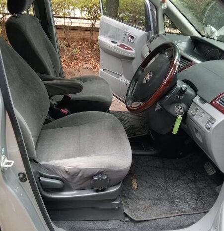 
Used 2006  Toyota Noah full									