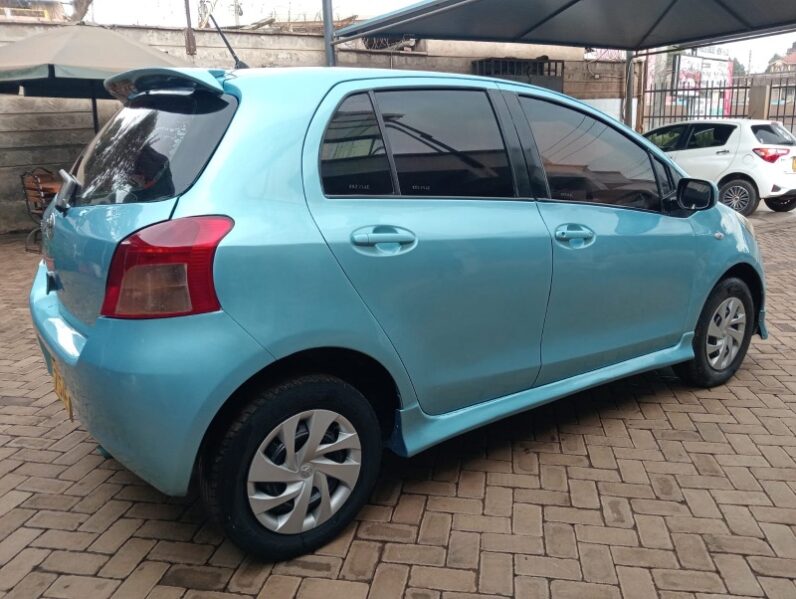 
Used 2007  Toyota Vitz full									
