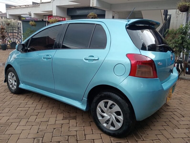 
Used 2007  Toyota Vitz full									