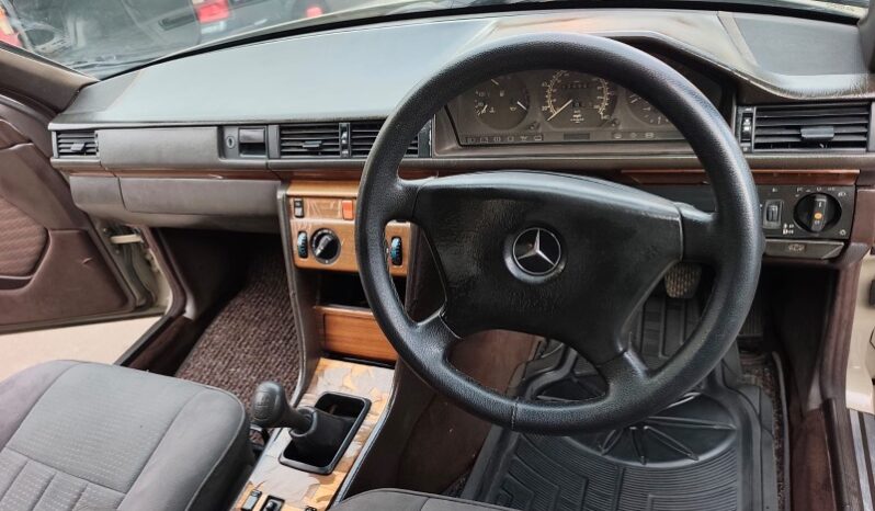 
Used 1993  Mercedes 124 full									