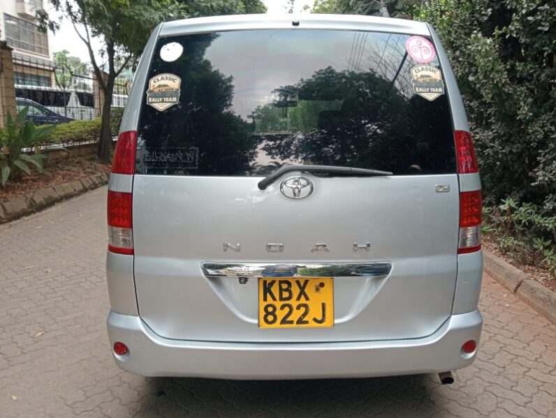 
Used 2006  Toyota Noah full									