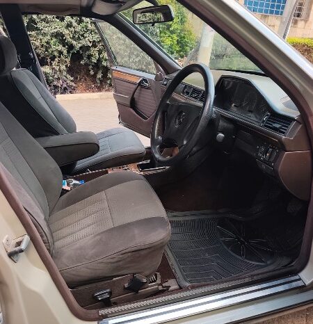 
Used 1993  Mercedes 124 full									