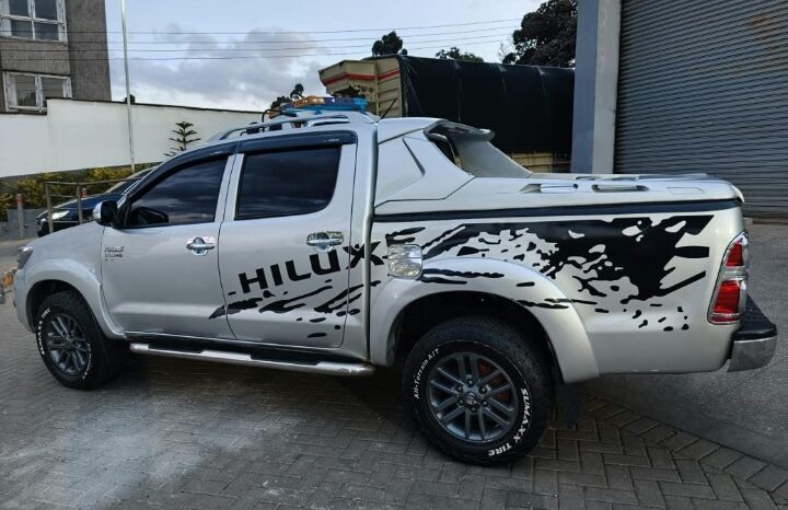 
Certified Used 2013  Toyota Hilux full									