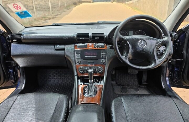 
Certified Used 2006 Mercedes C200 full									